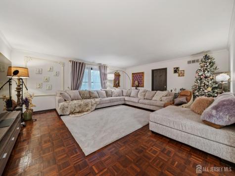 902 Joan Court North Brunswick NJ 08902