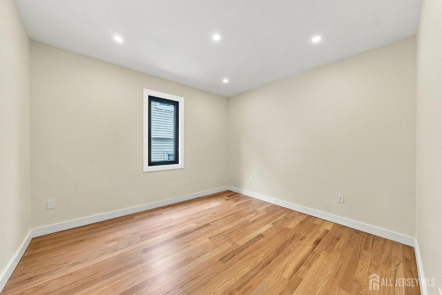 458 Lawrie Street Perth Amboy NJ 08861