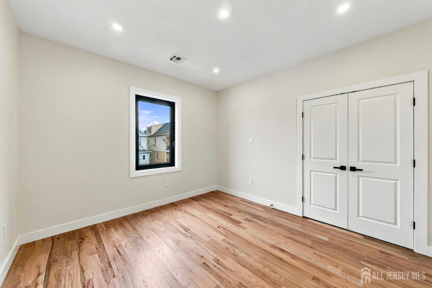 458 Lawrie Street Perth Amboy NJ 08861