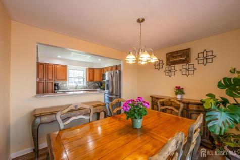 8 Sherbone Place Sayreville NJ 08872