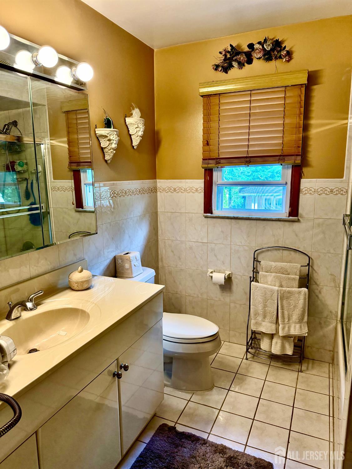 16 New Dover Avenue Colonia NJ 07067