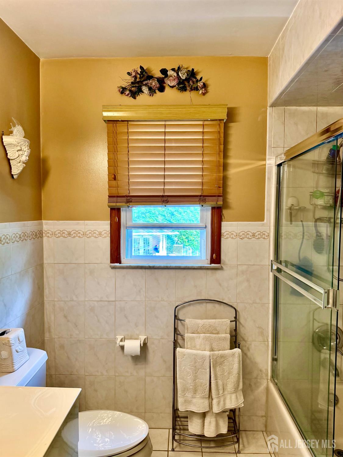 16 New Dover Avenue Colonia NJ 07067