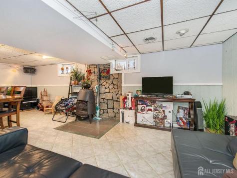 513 Grove Avenue Edison NJ 08820