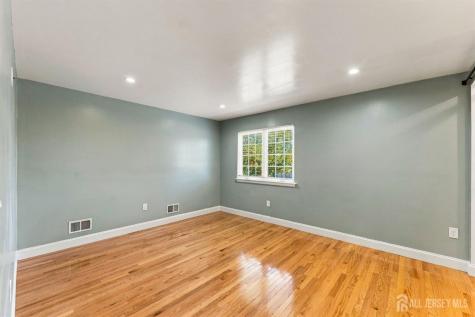 67 Victoria Way Sewaren NJ 07077