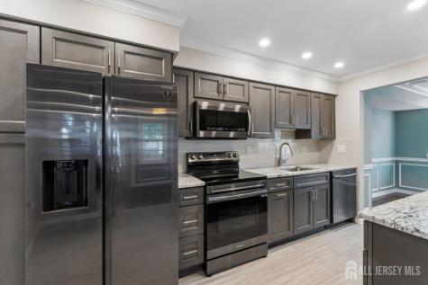 82 Bayberry Drive Franklin Twsp NJ 08873