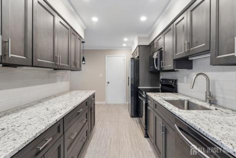 82 Bayberry Drive Franklin Twsp NJ 08873