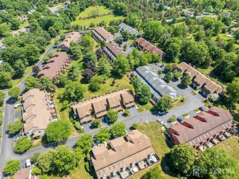 82 Bayberry Drive Franklin Twsp NJ 08873