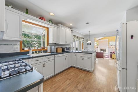 7 Dellview Drive Edison NJ 08820
