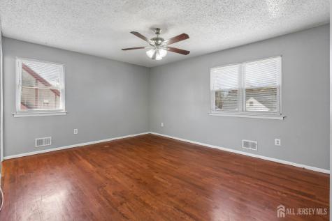 577 Berlant Avenue Roselle NJ 07203