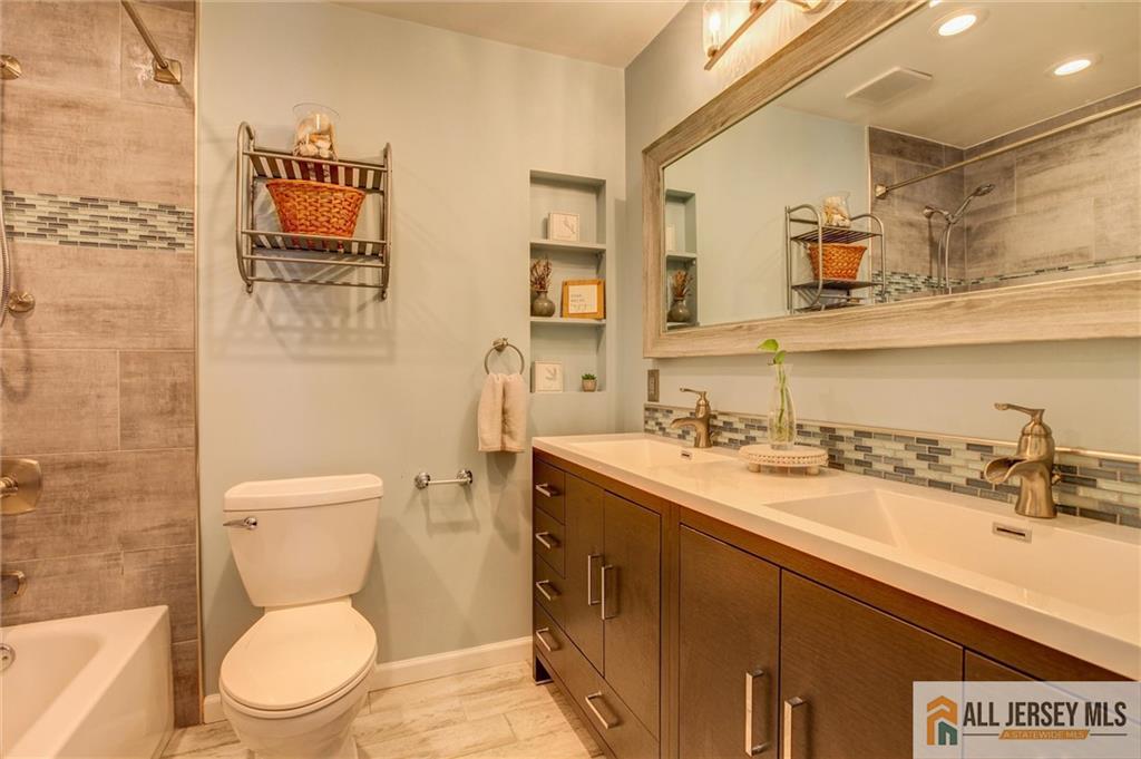 10 Norwood Avenue Monroe NJ 08831