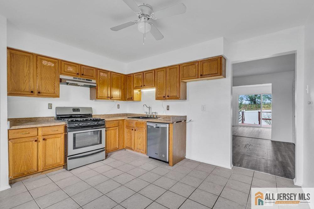26 Tiger Lilly Court Sayreville NJ 08872