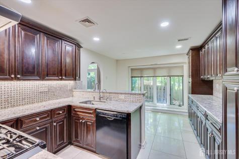 36 Ravenswood Court Edison NJ 08820