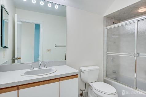 36 Ravenswood Court Edison NJ 08820