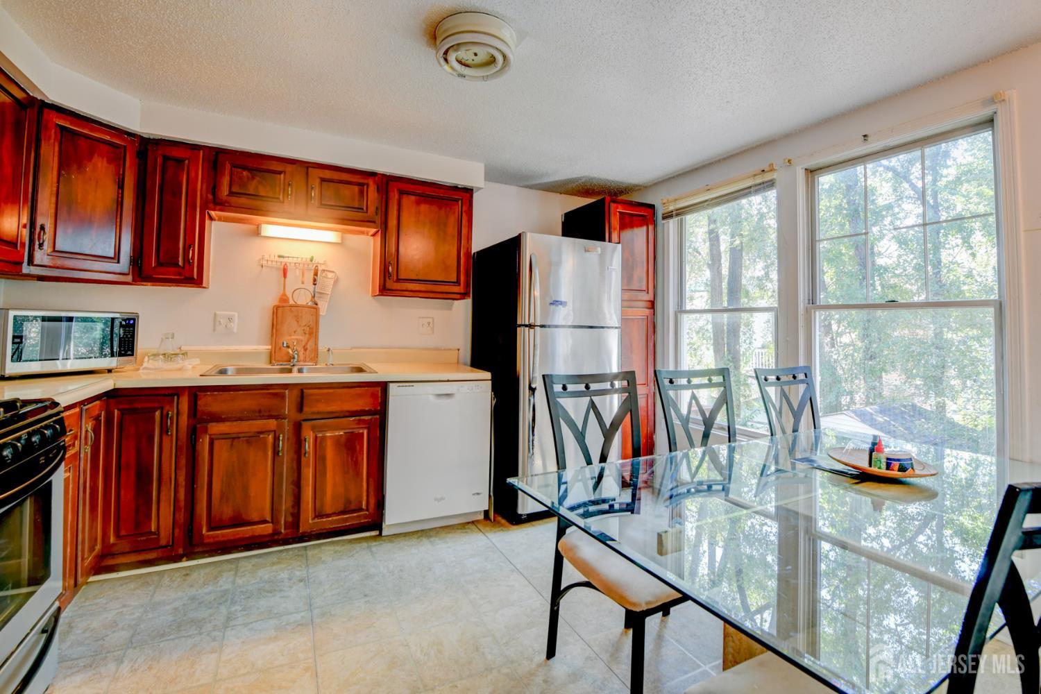 493 Fayette Street Perth Amboy NJ 08861