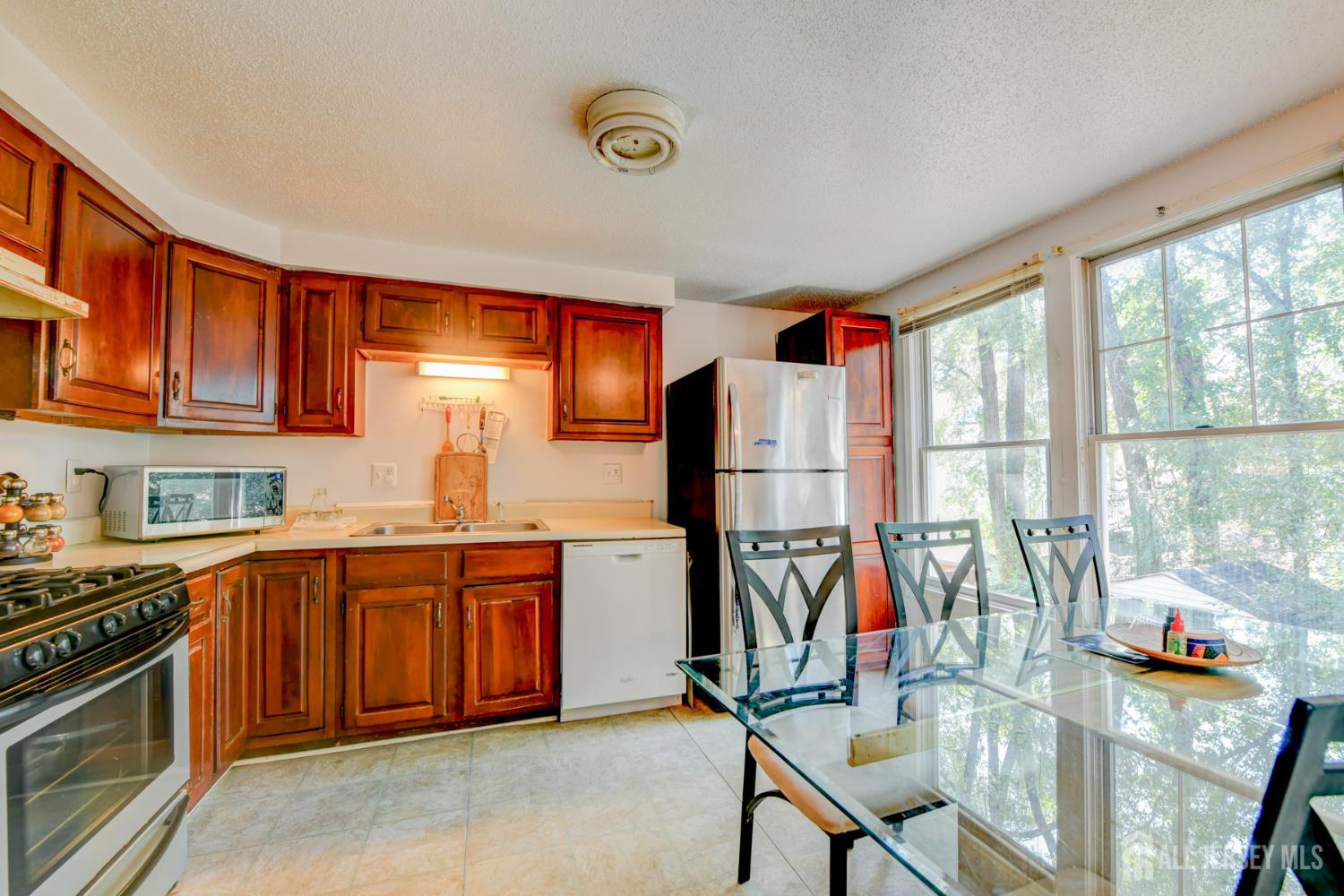 493 Fayette Street Perth Amboy NJ 08861
