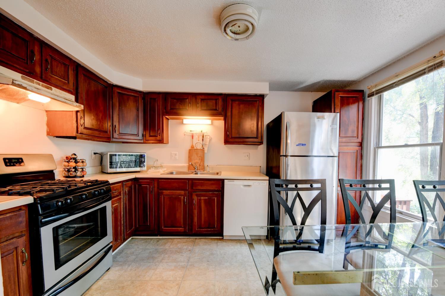 493 Fayette Street Perth Amboy NJ 08861