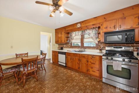 126 Jay Place Middlesex NJ 08846