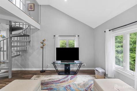 6 Kates Mount Holly NJ 08060