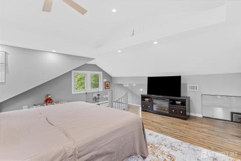 6 Kates Mount Holly NJ 08060