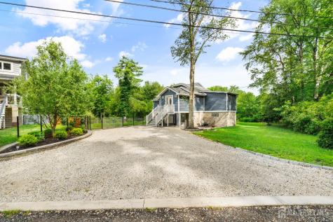 6 Kates Mount Holly NJ 08060