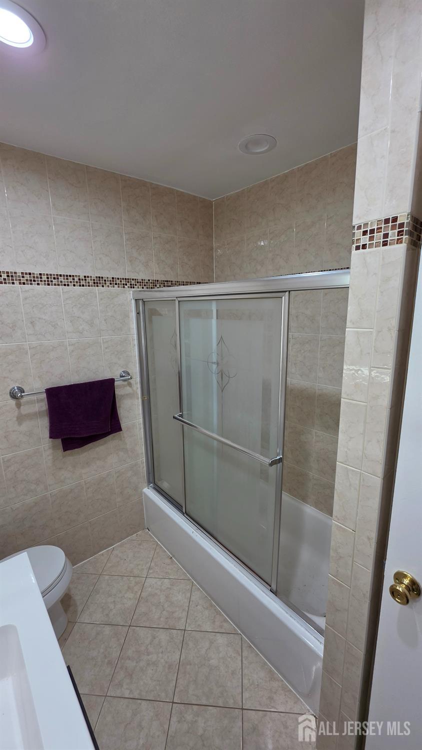 9 Fern Court Sayreville NJ 08872
