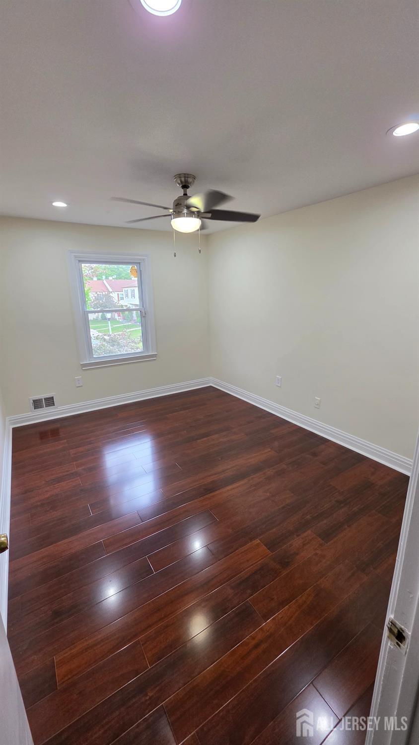 9 Fern Court Sayreville NJ 08872