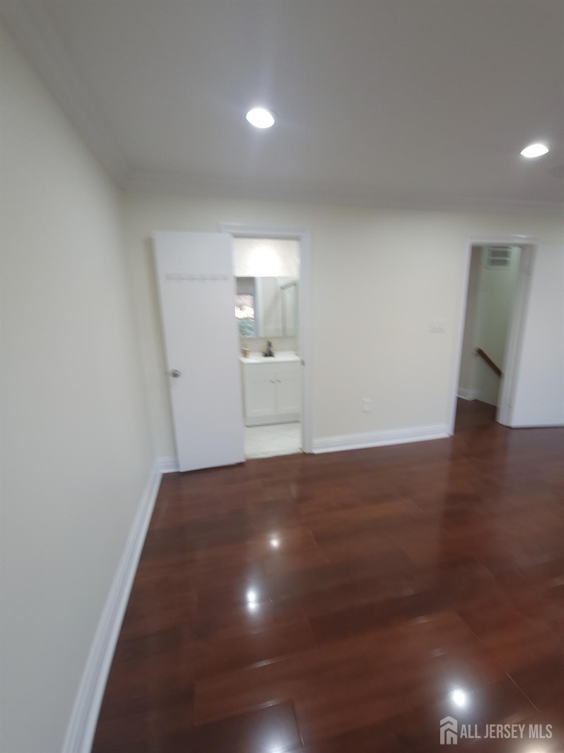 9 Fern Court Sayreville NJ 08872