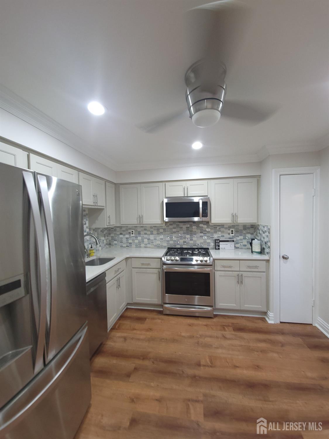 9 Fern Court Sayreville NJ 08872