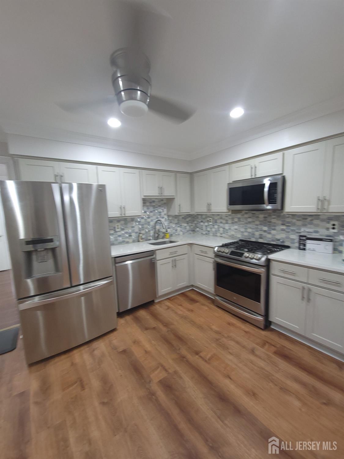 9 Fern Court Sayreville NJ 08872