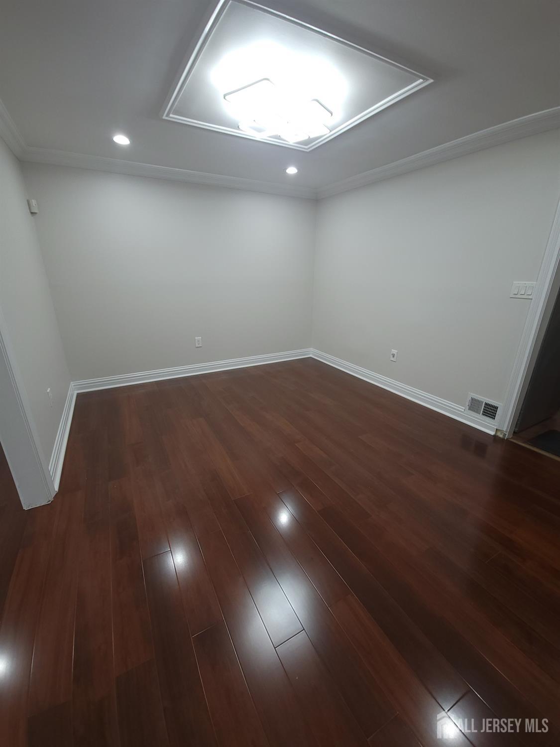 9 Fern Court Sayreville NJ 08872