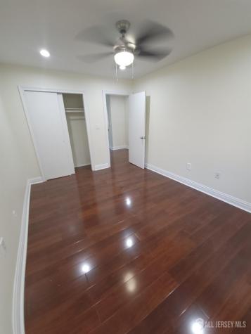 9 Fern Court Sayreville NJ 08872