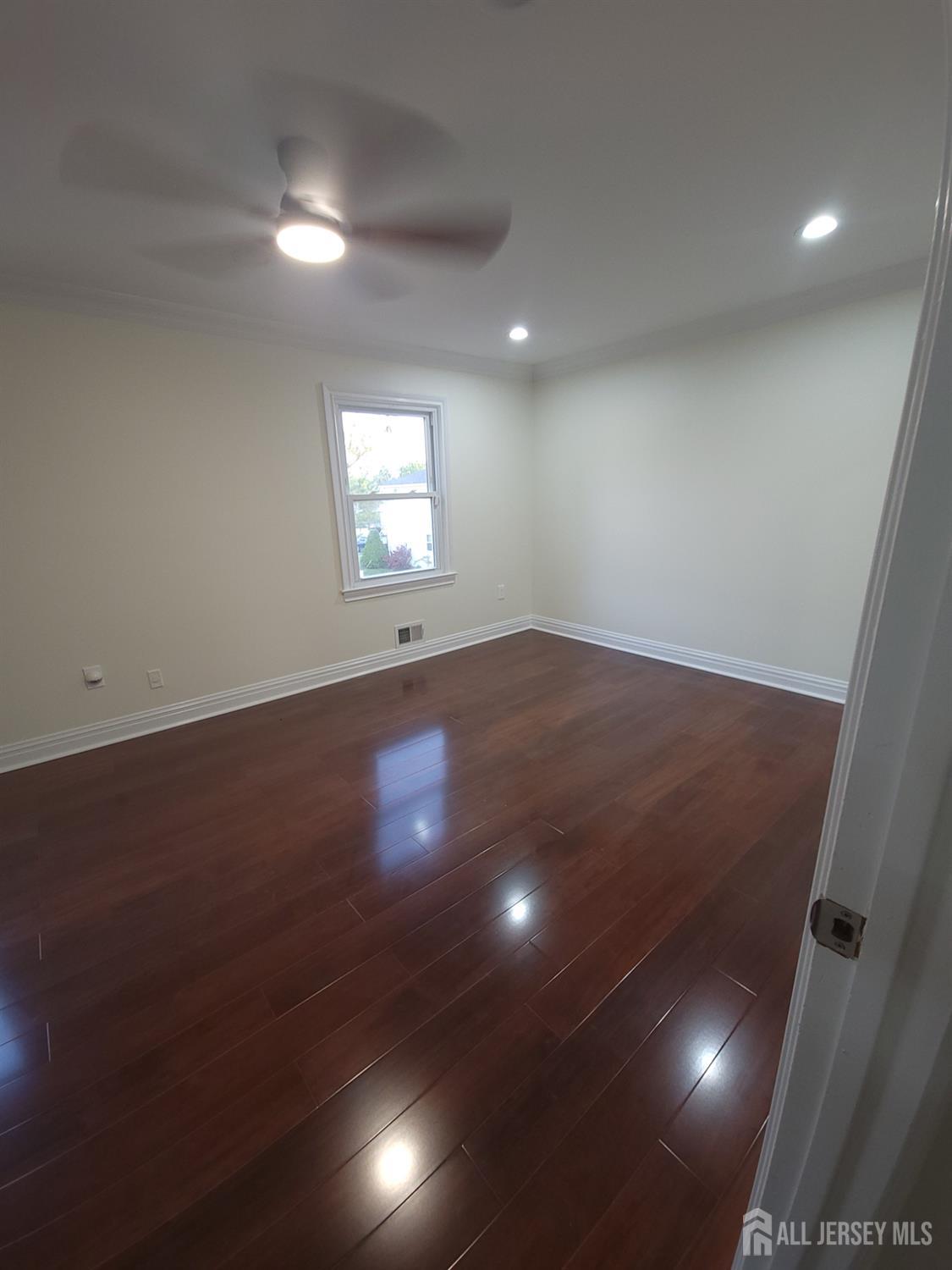 9 Fern Court Sayreville NJ 08872