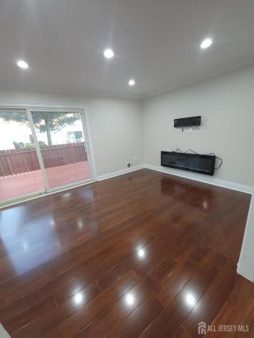 9 Fern Court Sayreville NJ 08872
