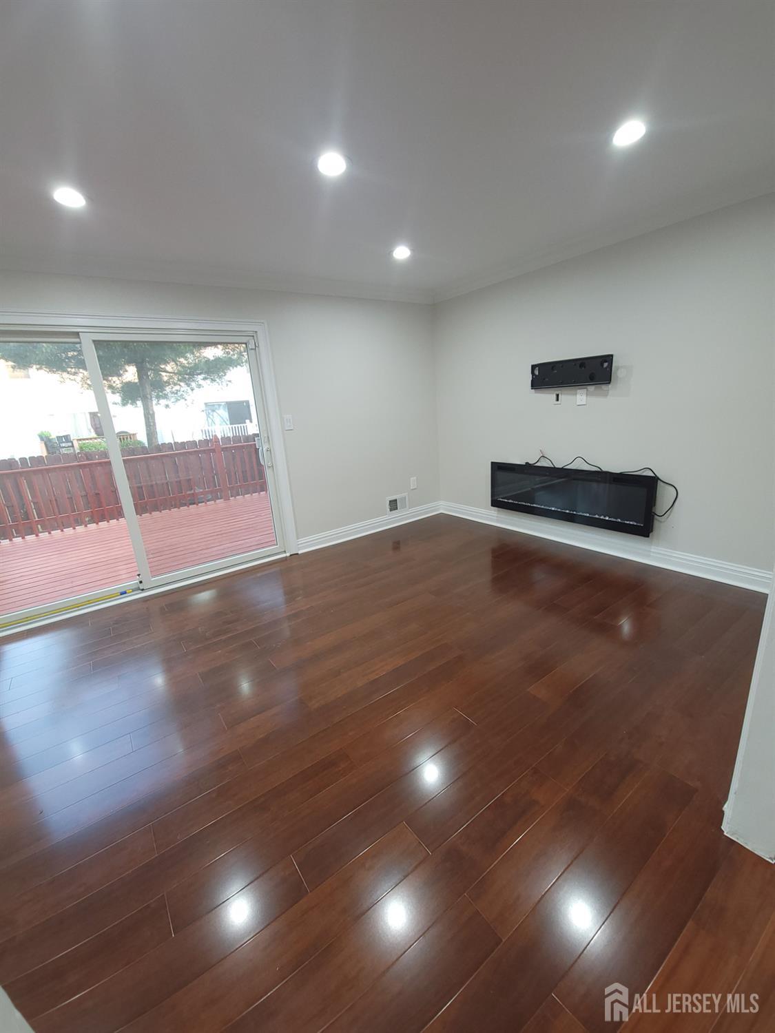 9 Fern Court Sayreville NJ 08872