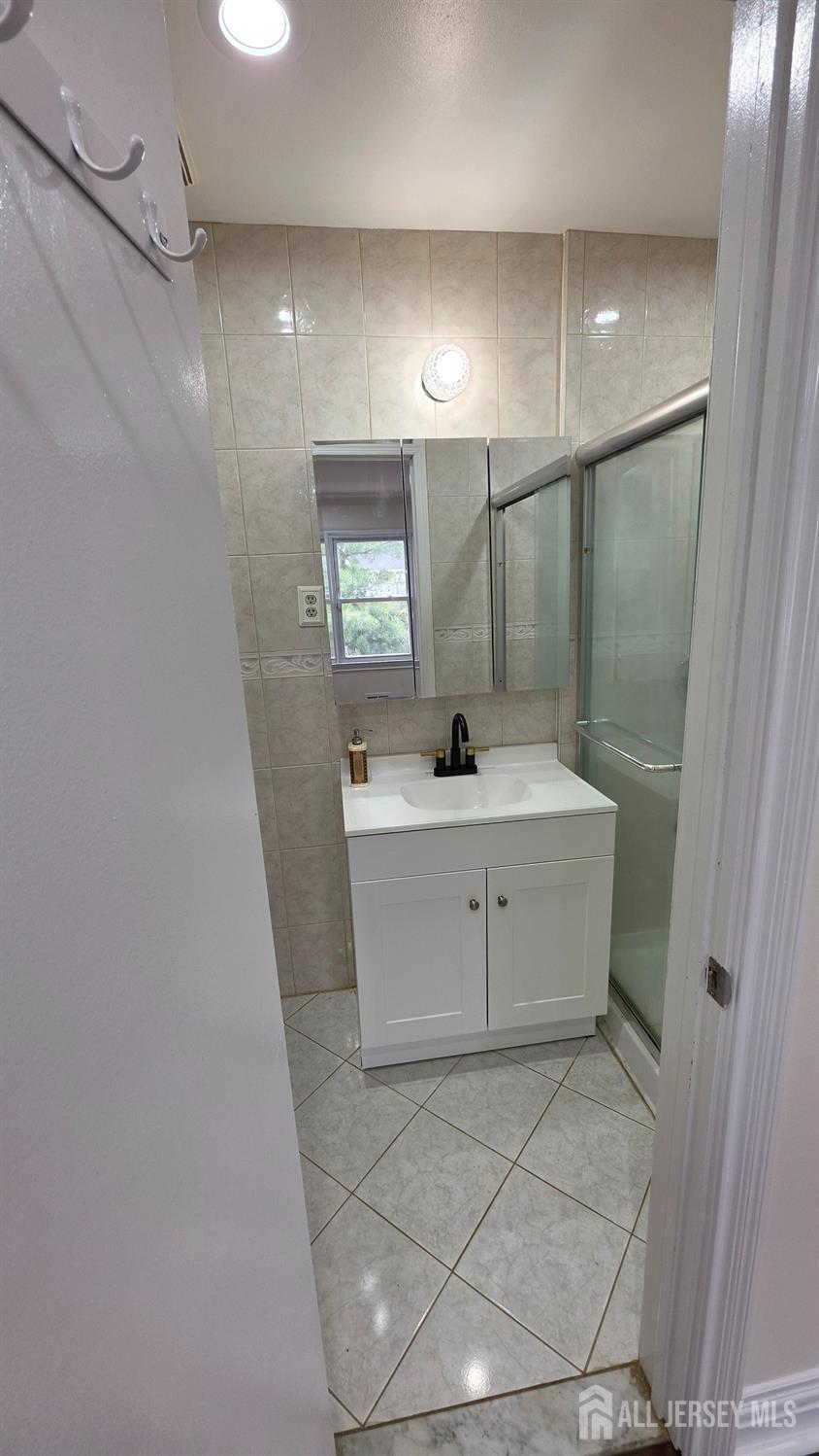 9 Fern Court Sayreville NJ 08872