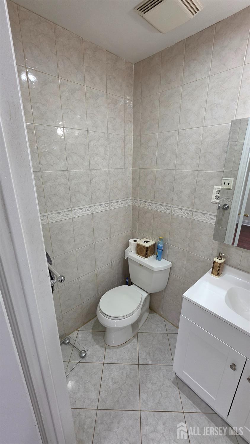 9 Fern Court Sayreville NJ 08872