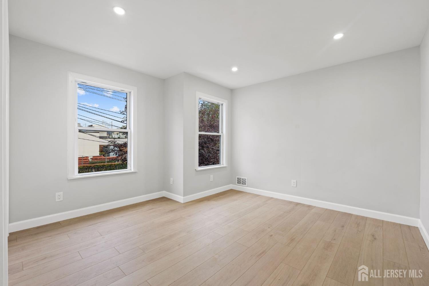 8 James Street New Brunswick NJ 08901