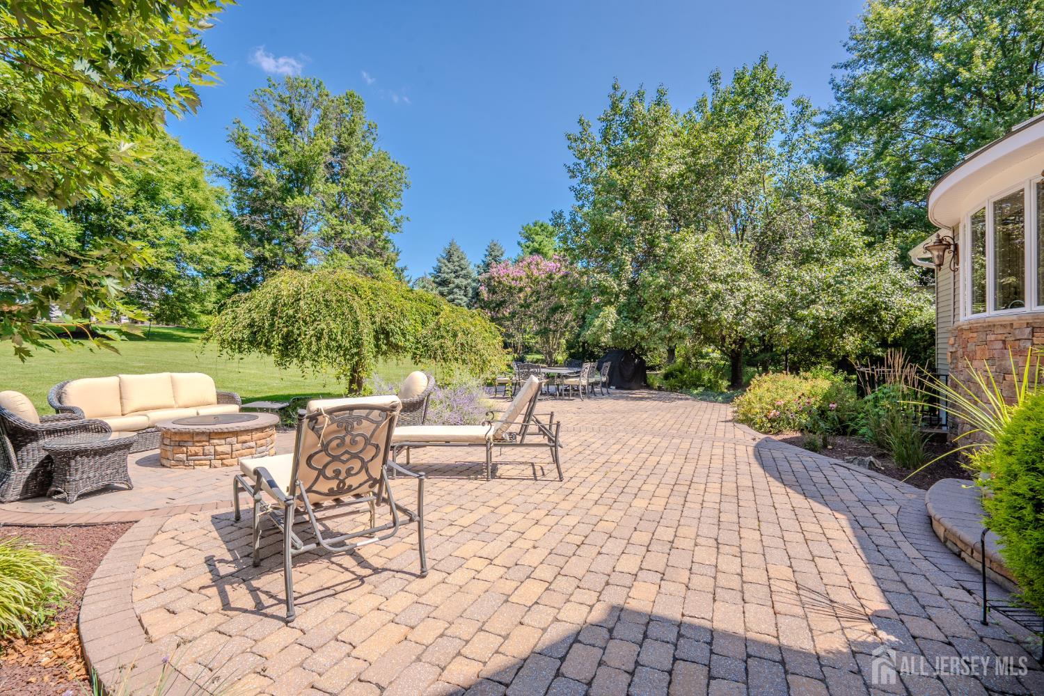 8 Marian Drive West Windsor NJ 08550