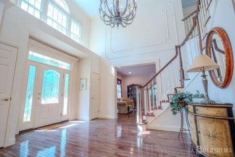 8 Marian Drive West Windsor NJ 08550