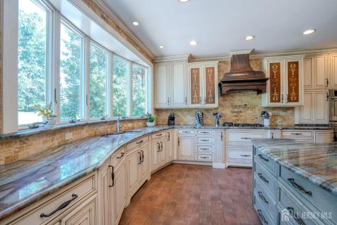 8 Marian Drive West Windsor NJ 08550