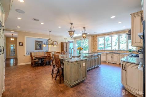 8 Marian Drive West Windsor NJ 08550