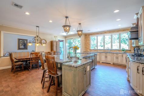 8 Marian Drive West Windsor NJ 08550