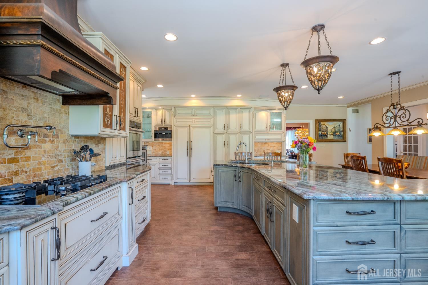 8 Marian Drive West Windsor NJ 08550
