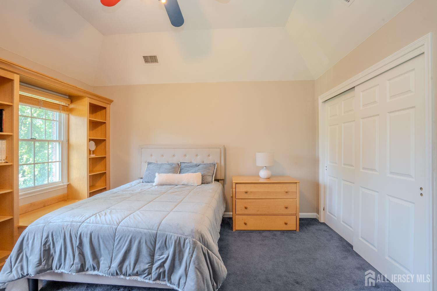 8 Marian Drive West Windsor NJ 08550