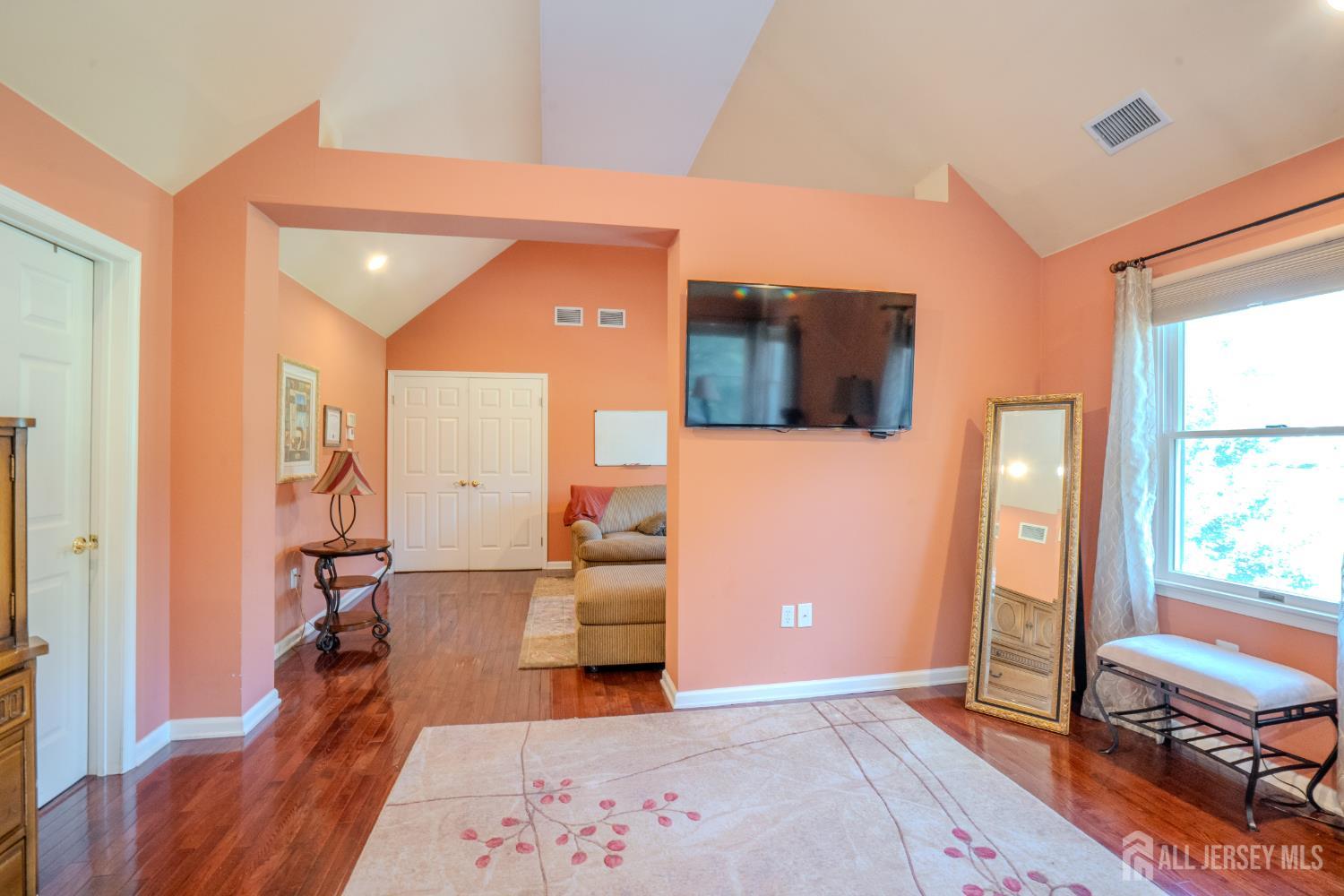 8 Marian Drive West Windsor NJ 08550