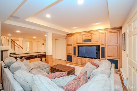 8 Marian Drive West Windsor NJ 08550
