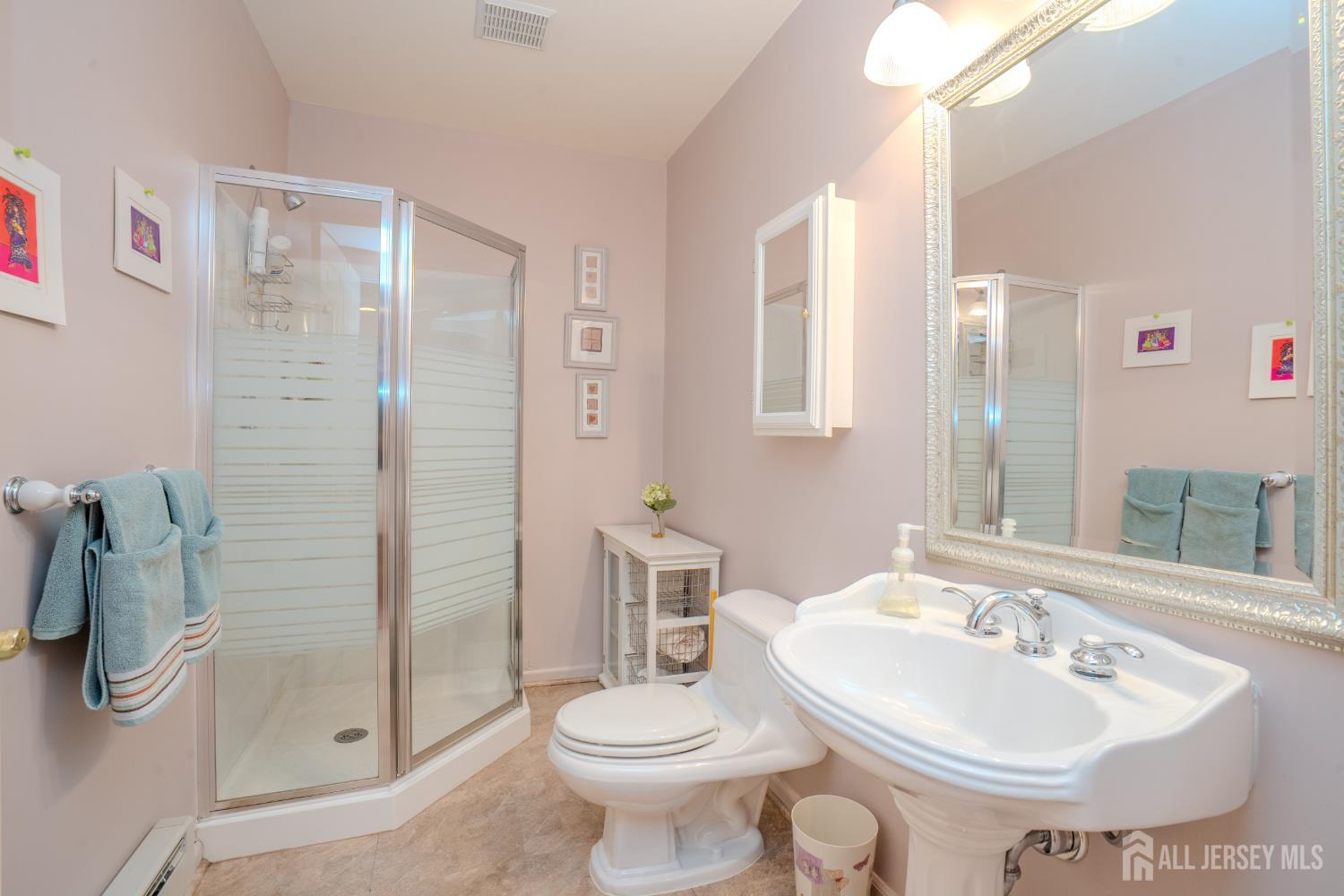8 Marian Drive West Windsor NJ 08550