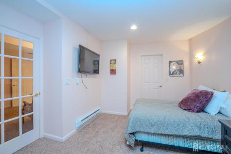 8 Marian Drive West Windsor NJ 08550