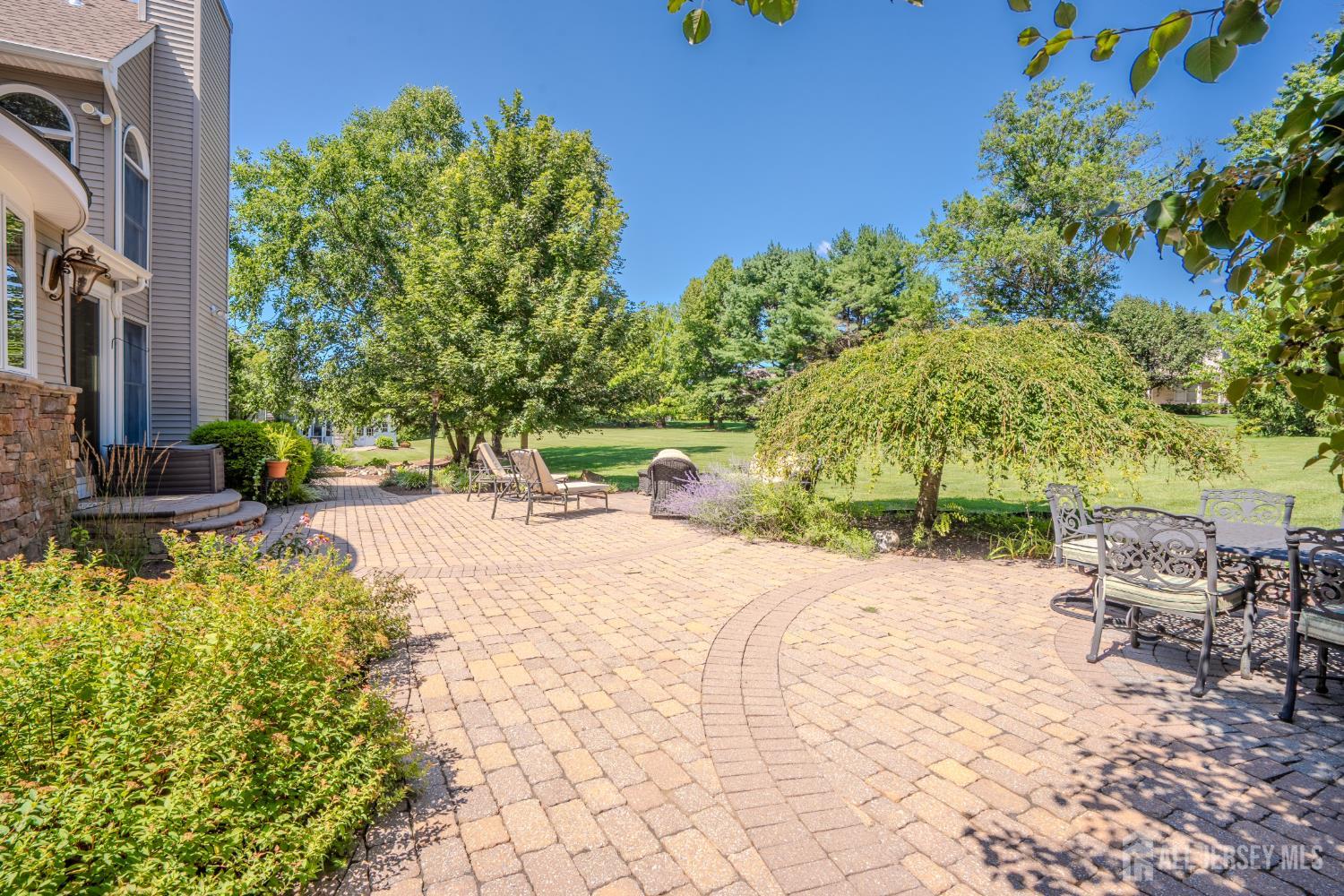 8 Marian Drive West Windsor NJ 08550