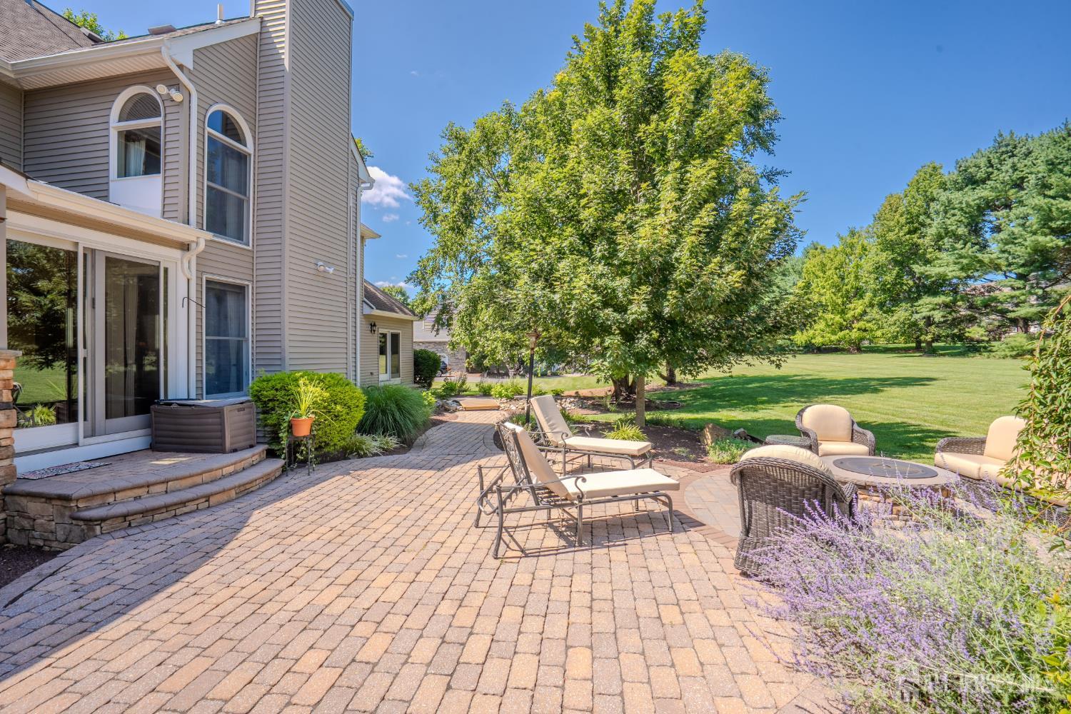 8 Marian Drive West Windsor NJ 08550